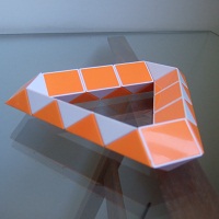 Triângulo Rubik's Twist
